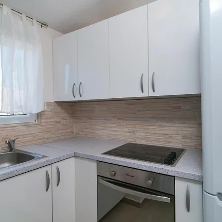 With Sea View 12 Vakantiehuis