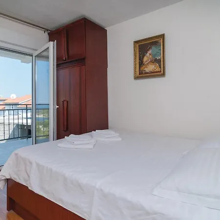 With Sea View 12 Vakantiehuis