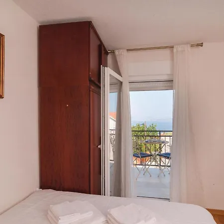 With Sea View 12 Vakantiehuis *