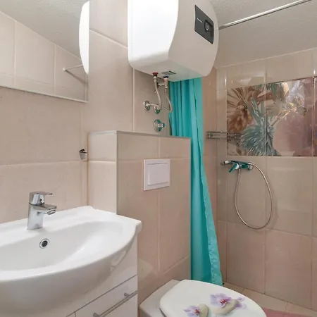 With Sea View 12 Vakantiehuis