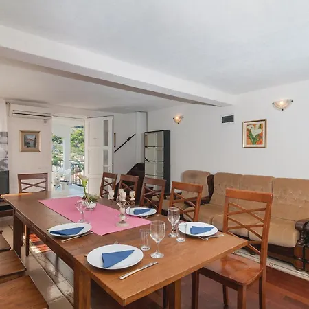 Vakantiehuis With Sea View 12 Stomorska