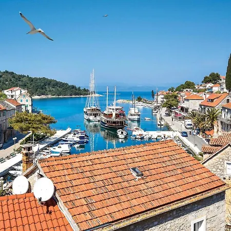 With Sea View 12 Vakantiehuis