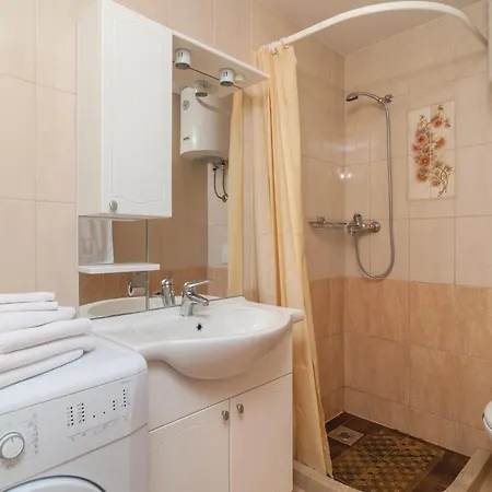 With Sea View 12 Vakantiehuis